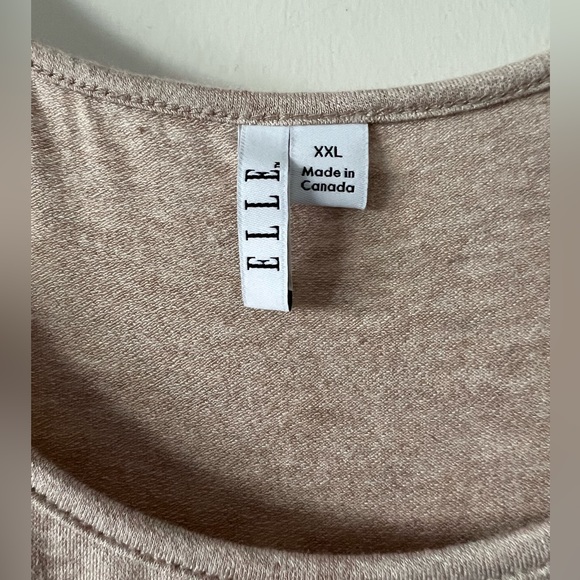 NWT Beautiful Elle long sleeve top with open shoulders. - Picture 6 of 8